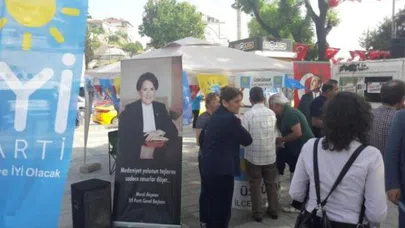İYİ Parti tanıtım standına saldırdılar