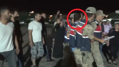 Karısını öldüren adam yakınları tarafından cezaevine uğurlandı