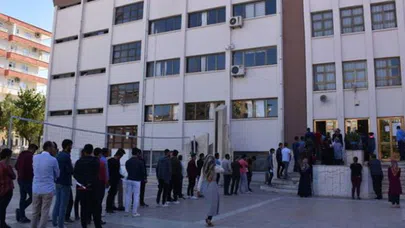 Atatürk'e 'şeytan' diyen öğretmen gözaltına alındı