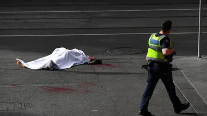 Avustralya'da bıçaklı saldırgan dehşet saçtı