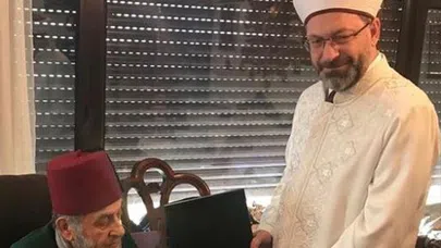 Diyanet İşleri Başkanı Erbaş'a 'Fesli Kadir' tepkisi