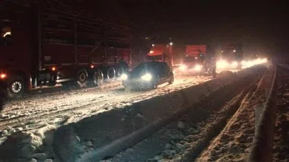 İstanbul yağmura, Anadolu kar yağışına teslim oldu