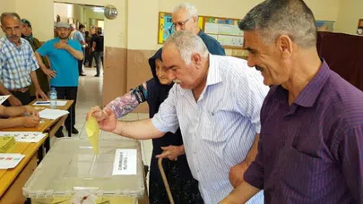 Son seçimde sadece 22 bin Suriyeli oy kullanmış!