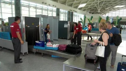 Kötü şaka uçağa 4 saat rötar yaptırdı