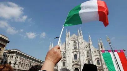 İtalyanlar Avrupa Birliği'nden çıkmak istiyor