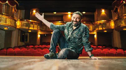 Oyuncu Şevket Çoruh'un tiyatrosunu soyanlardan ricası var