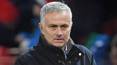Manchester United ile Jose Mourinho'un yolları ayrıldı