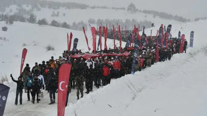 On binler Sarıkamış şehitleriyle yürüdü