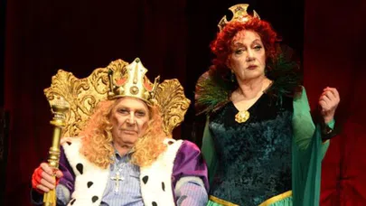 Krallara layık bir tiyatro eseri KRAL