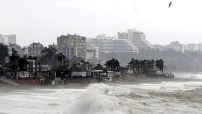 Antalya'da okullara hortum tatili!