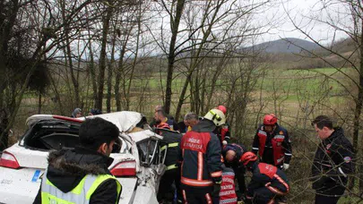 Hurdaya dönen araçtan bebek sağ çıktı