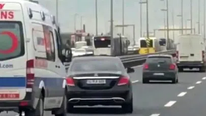Ambulansa yol vermeyen sürücü dehşeti yaşattı