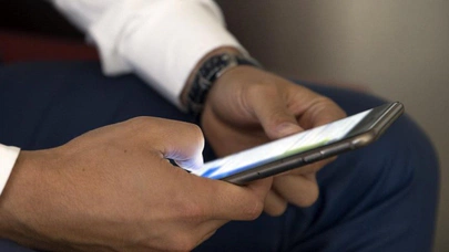 Uyuşturucu tacirlerini cep telefonuyla görüntüledi