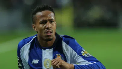 Zidane'ın ilk transferi Eder Militao