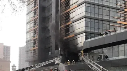 Fikirtepe'de 25 katlı binada yangın çıktı