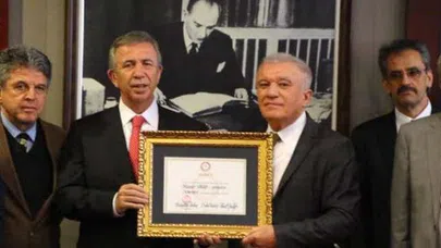 Ankara'nın Belediye Reisi mazbatasını aldı