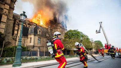Notre Dame Katedrali için bağışlar 1 milyar dolara yaklaştı