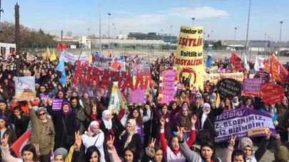 Kimi adalet kimi ekmeği için meydana çıktı