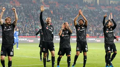 Lecce Burak Yılmaz'da ısrarlı