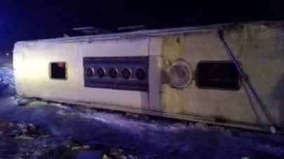 Kayseri'de yolcu otobüsü devrildi