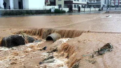 Adana'da okullara yağmur tatili