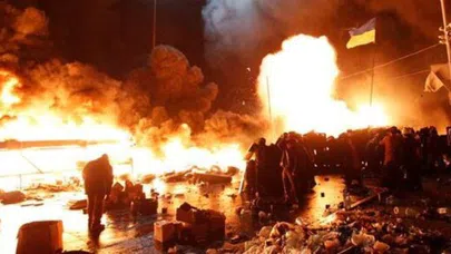 Halk Panik İçinde Kaçıyor