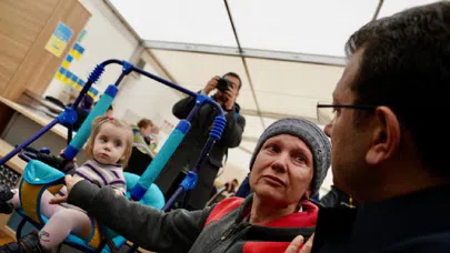 İmamoğlu'nun Yardım Tırları Mültecilere Ulaştı