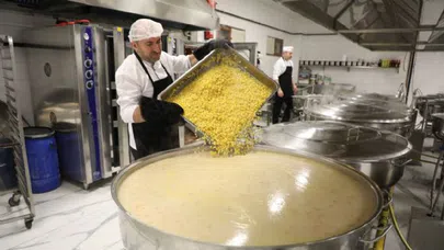 Eyüpsultan'da Günde 3 Bin Kişi'ye Yemek