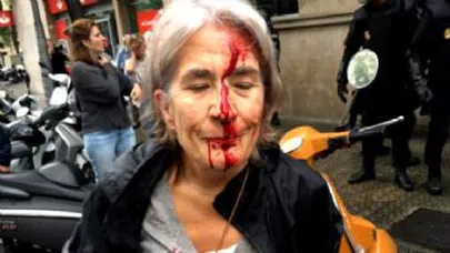 Barcelona sokakları savaş alanına döndü