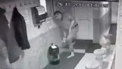 Camiye dadanan hırsız güvenlik kameralarına yakalandı