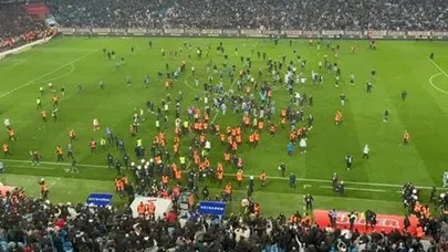 Trabzonspor-Fenerbahçe Maçı Sonrası Sahaya Saldırı