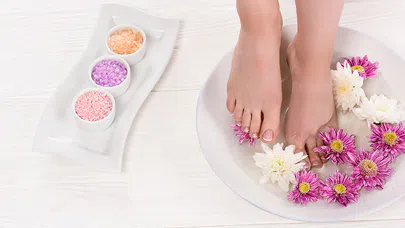 Ayak Masajı ve Banyo Tuzlarıyla Ayak Bakımının Faydaları