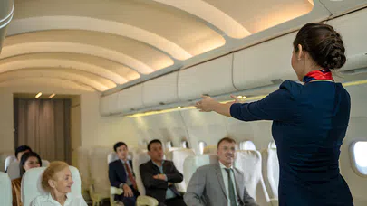 Uçak Tasarımlarında Neden Cam Tavanlar Yok?