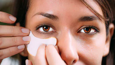 Göz Makyajını Temizlemenin En Etkili Yolları