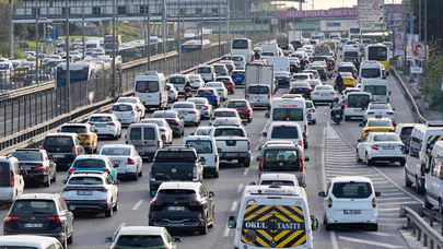 Tatil Dönüşünde Yoğun Trafik, Dikkat