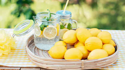 1 Ay Boyunca Limonlu Su İçmenin Vücuda Faydaları