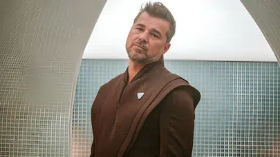 "Dünya Varmış": Distopik Bir Gelecekte Komedi ve Macera