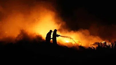 Yangınlardan Etkilenen Binlerce Kişi Tahliye Edildi