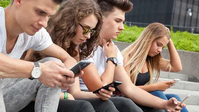 Gençler Arasında Artan Dijital Bağımlılık
