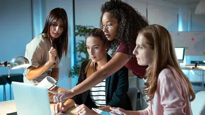 Yazılım Dünyasında Kadınların Yükselişi