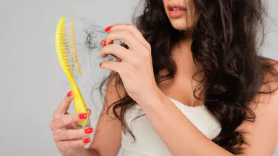 Saç Dökülmesine Karşı Evde Uygulanabilecek 6 Doğal Çözüm