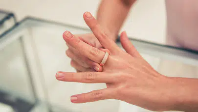 Parmağa Sıkışan Yüzük Nasıl Çıkarılır?