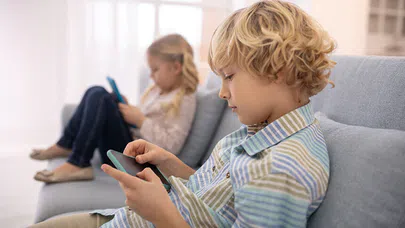 Ekranların Gölgesinde Büyüyen Nesil