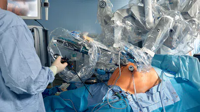 Yapay Zeka ve Robotik Cerrahinin Doktorlara Etkisi