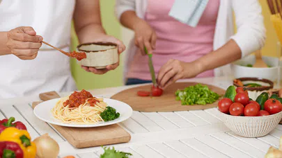 Evde Pratik ve Lezzetli Yemekler Yapmanın Püf Noktaları