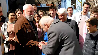 Ağıtçı Hüseyin Yuvada, Taner’den Sürpriz Şiir