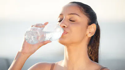 Su İçmenin Az Bilinen Faydaları: Vücudunuzu Yenileyin