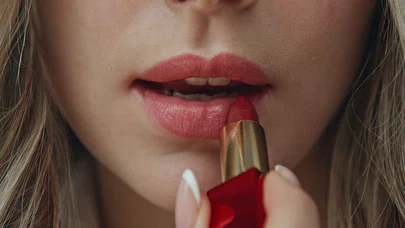 Dudaklardaki Sessizlik, Rujun Gücüne Dair Bir Yolculuk