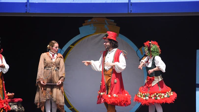 Afyonkarahisar’da öğrenciler ray üstünde tiyatro izledi