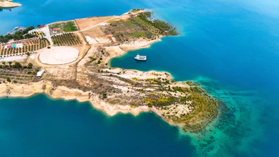 Ermenek Barajı turkuaz suyu ve doğasıyla büyülüyor